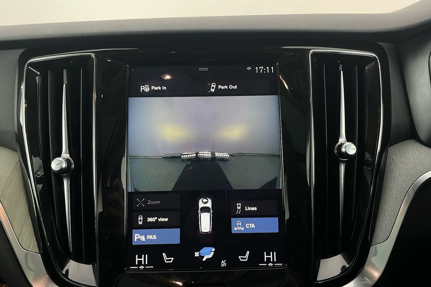 Used Volvo V60 2018 for sale - 76618417: Photo 21