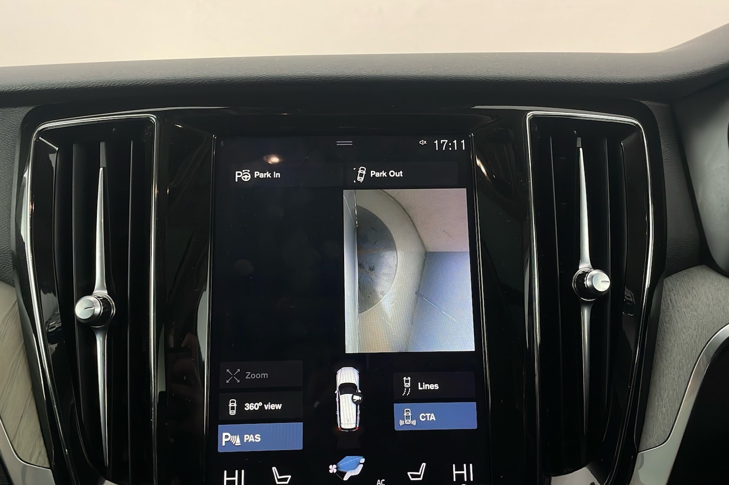 Used Volvo V60 2018 for sale - 76618417: Photo 22