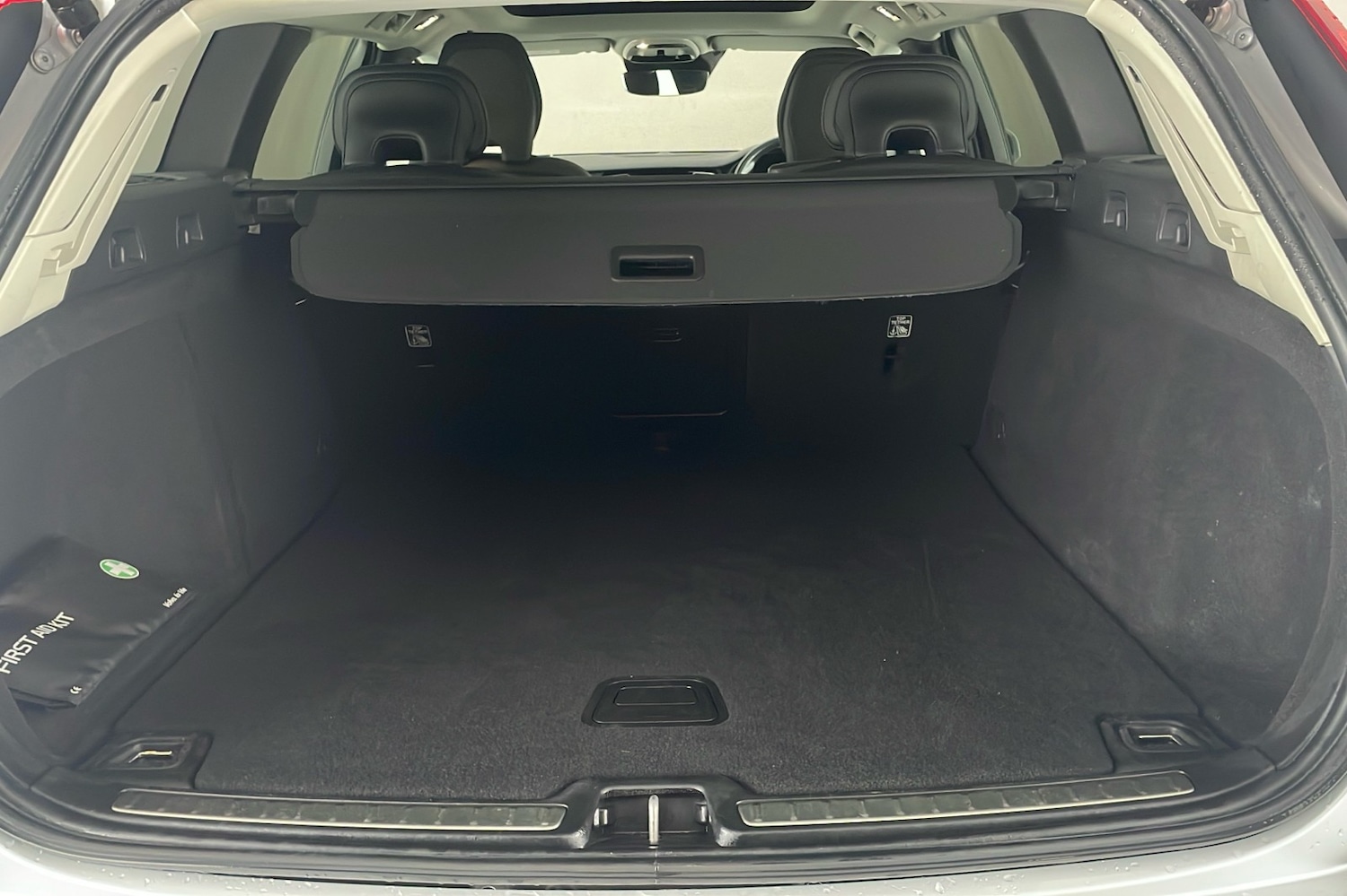 Used Volvo V60 2018 for sale - 76618417: Photo 28