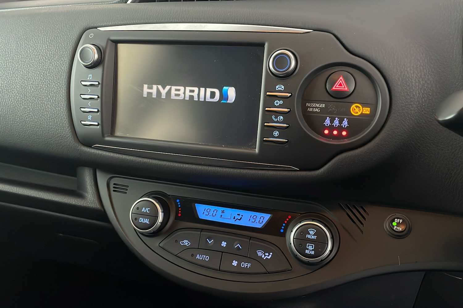 Used Toyota Yaris 2019 for sale - 77541129: Photo 12