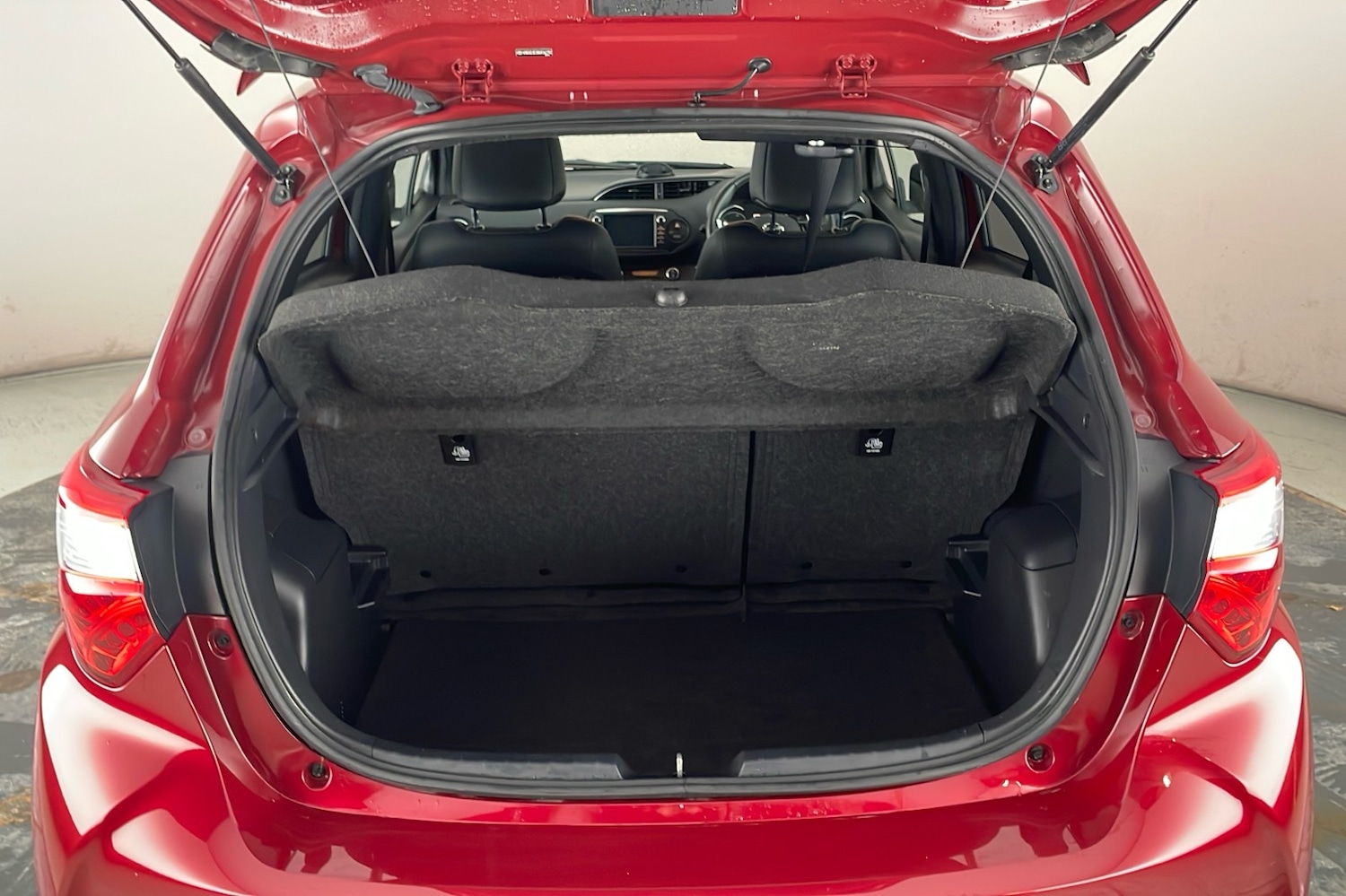 Used Toyota Yaris 2019 for sale - 77541129: Photo 19