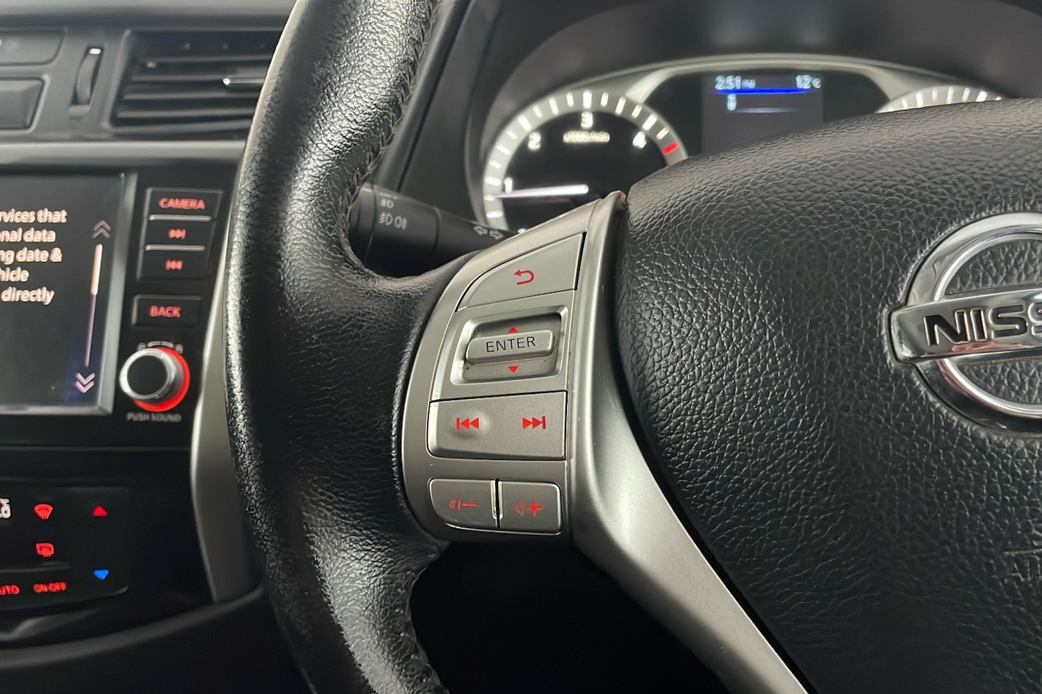 Used Nissan Navara 2020 for sale - 76390973: Photo 14