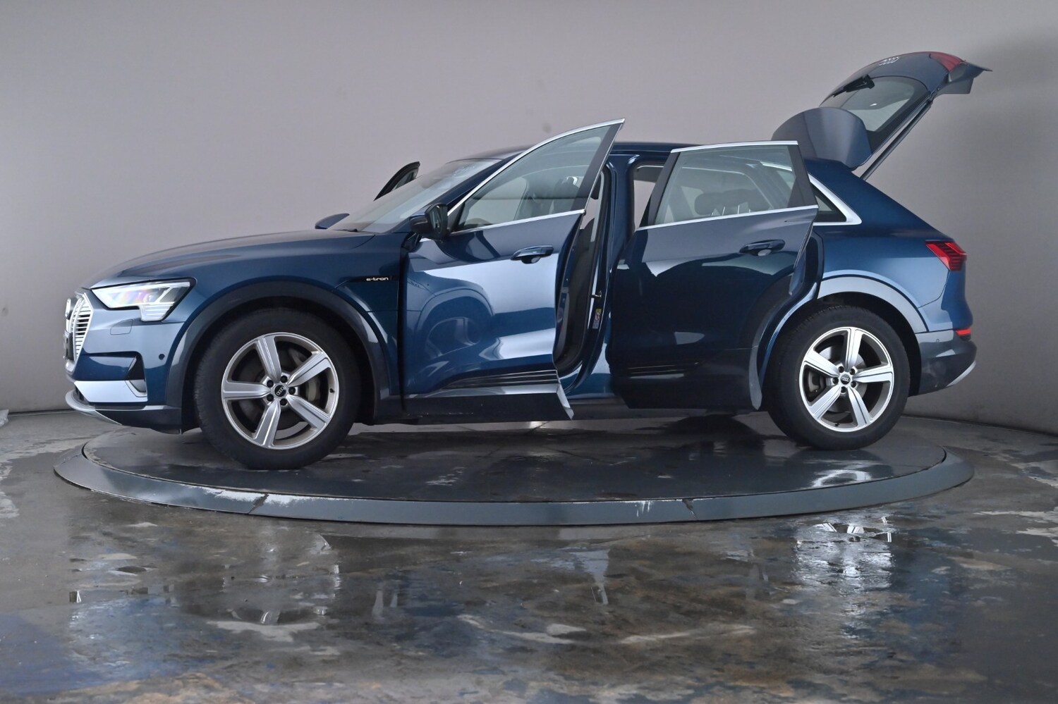 Used Audi e-tron 2021 for sale - 76635121: Photo 50