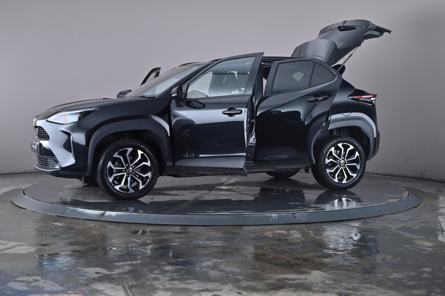 Used Toyota Yaris Cross 2023 for sale - 76668004: Photo 66