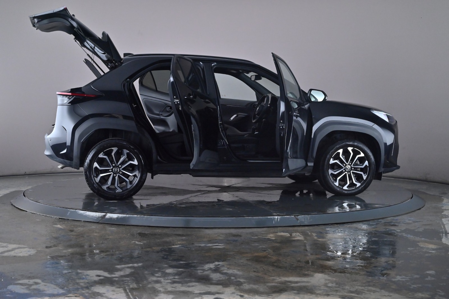 Used Toyota Yaris Cross 2023 for sale - 76668004: Photo 85