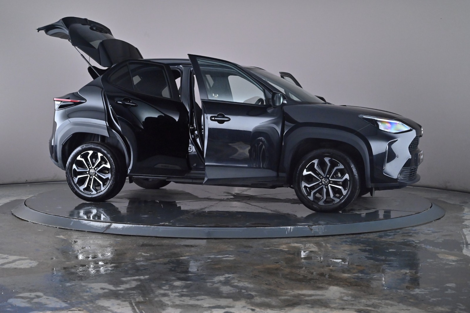 Used Toyota Yaris Cross 2023 for sale - 76668004: Photo 88