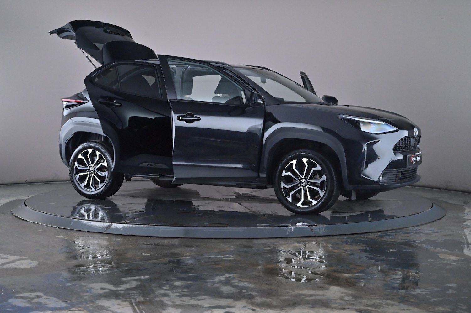 Used Toyota Yaris Cross 2023 for sale - 76668004: Photo 89