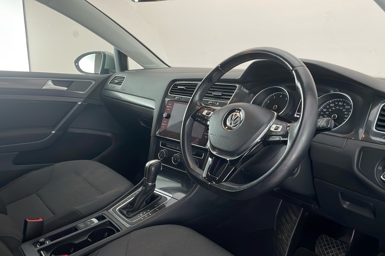 Used Volkswagen Golf 2017 for sale - 76376641: Photo 10