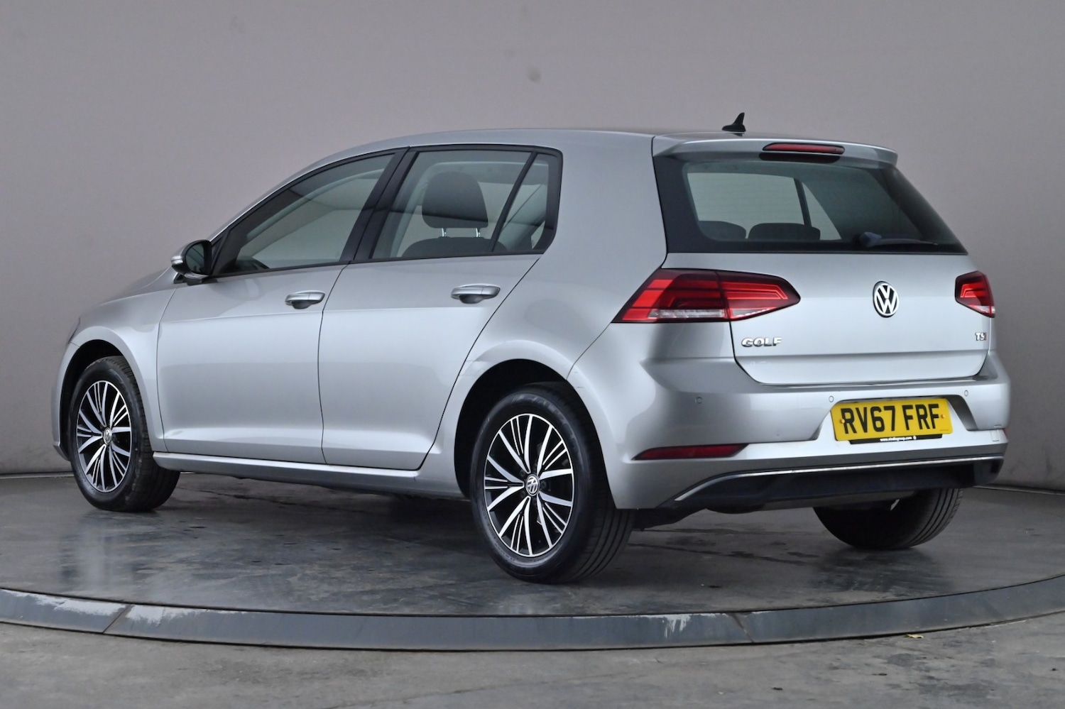 Used Volkswagen Golf 2017 for sale - 76376641: Photo 4