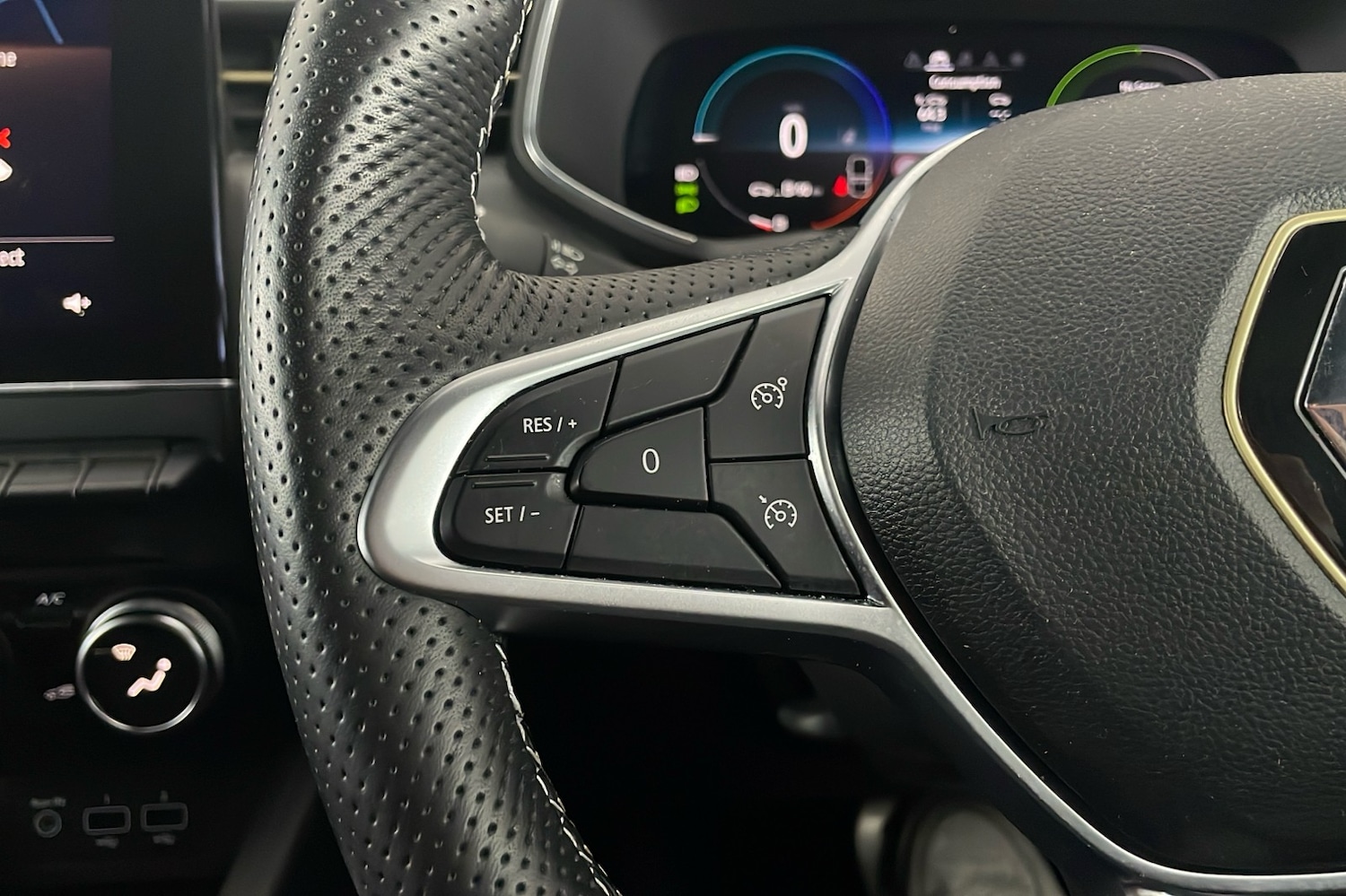 Used Renault Clio 2023 for sale - 76980686: Photo 14