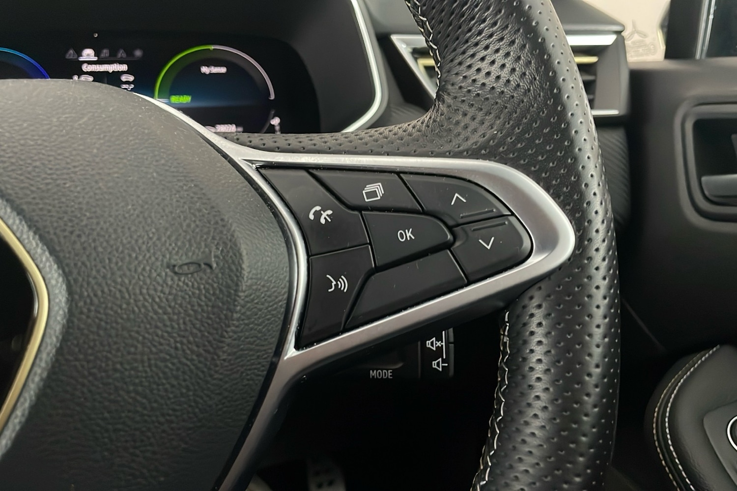 Used Renault Clio 2023 for sale - 76980686: Photo 15