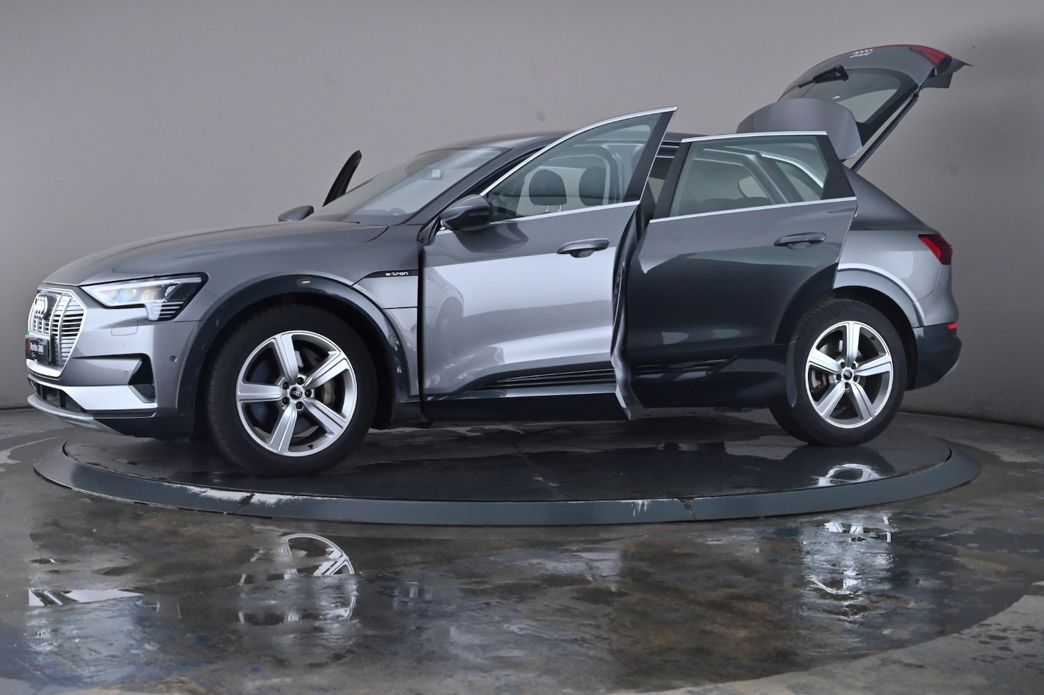 Used Audi e-tron 2022 for sale - 76672404: Photo 48