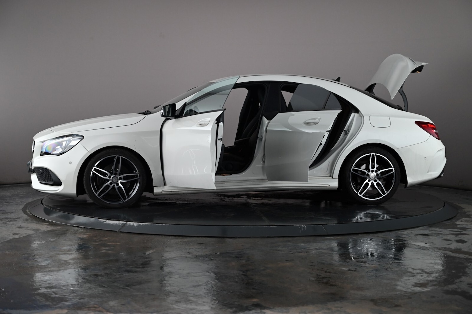 Used Mercedes-Benz CLA 2016 for sale - 76635104: Photo 91