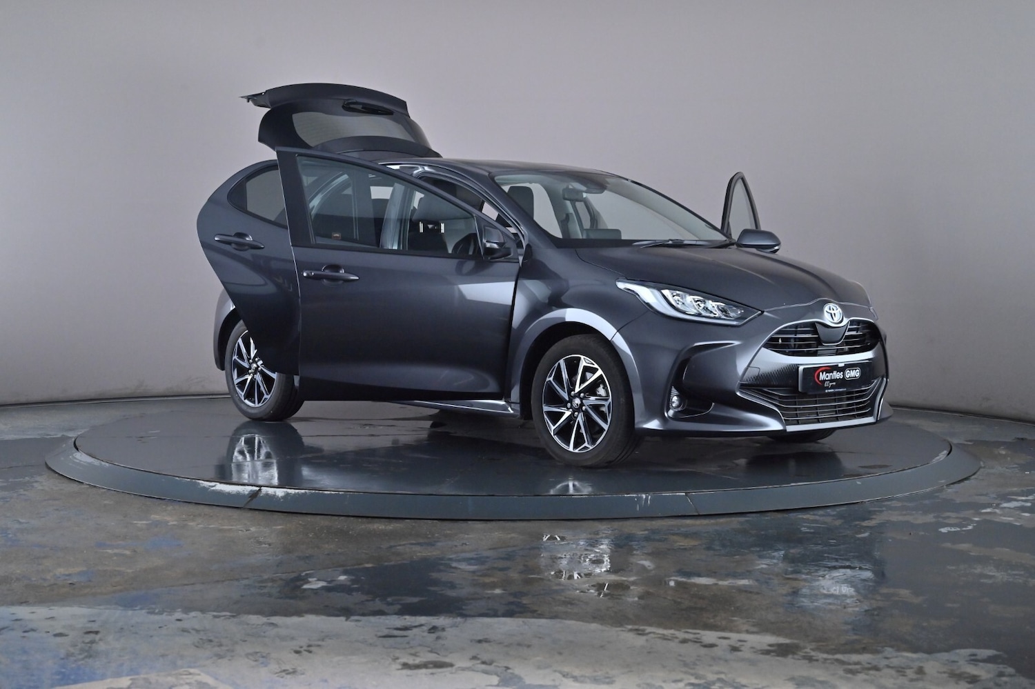 Used Toyota Yaris 2023 for sale - 76667914: Photo 35