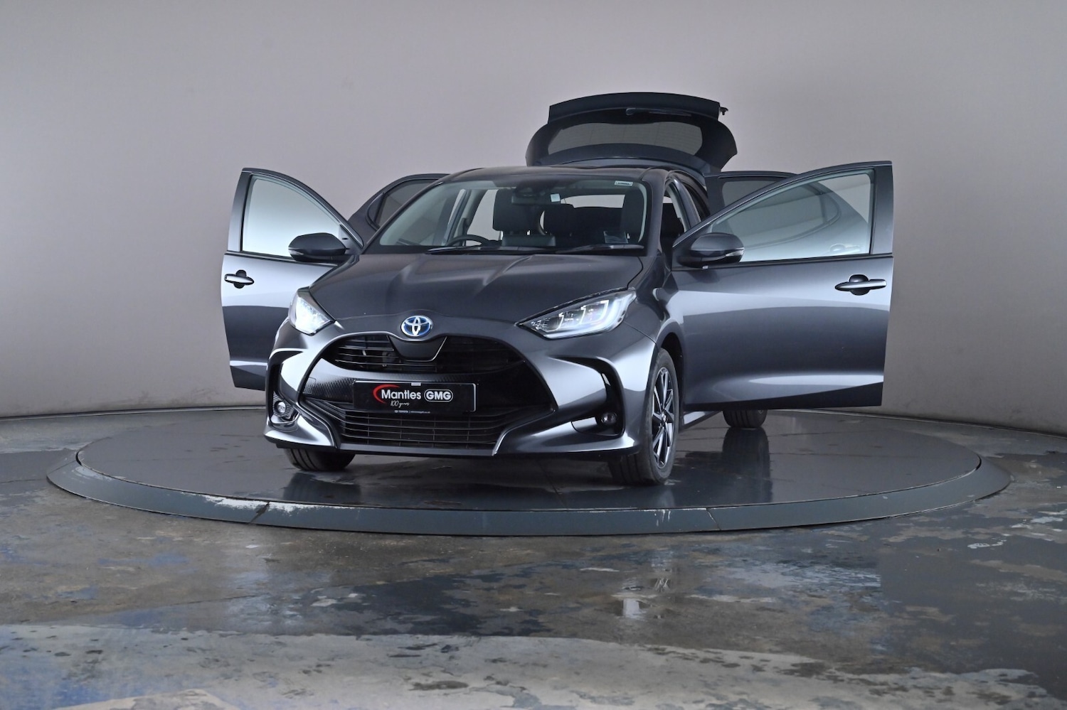 Used Toyota Yaris 2023 for sale - 76667914: Photo 41