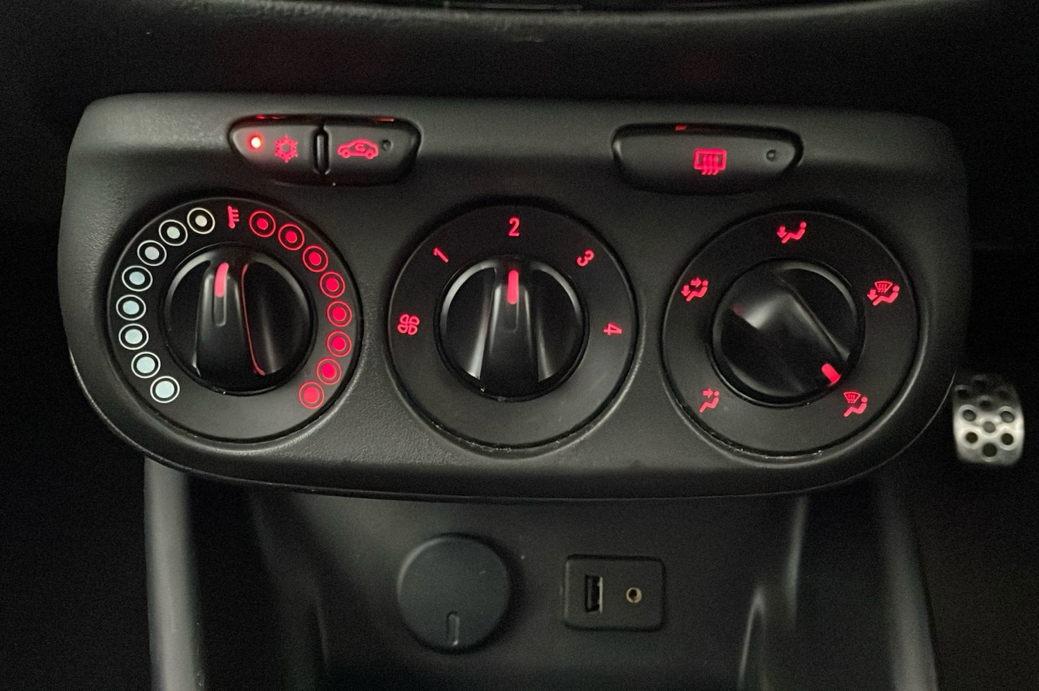 Used Vauxhall Corsa 2015 for sale - 77622264: Photo 13