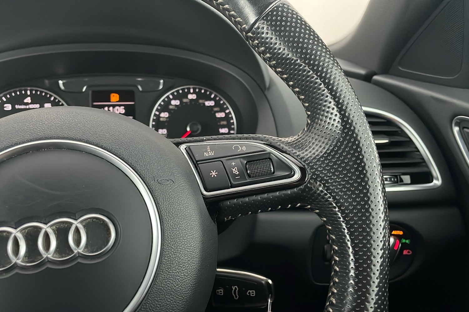 Used Audi Q3 2016 for sale - 76896751: Photo 15