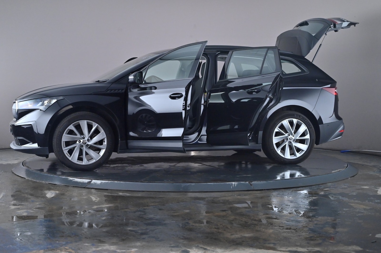 Used Skoda Enyaq 2022 for sale - 76667945: Photo 50