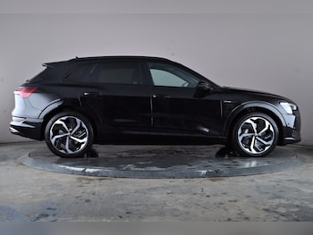 Used Audi e-tron 2021 for sale - 76173830: Photo 3