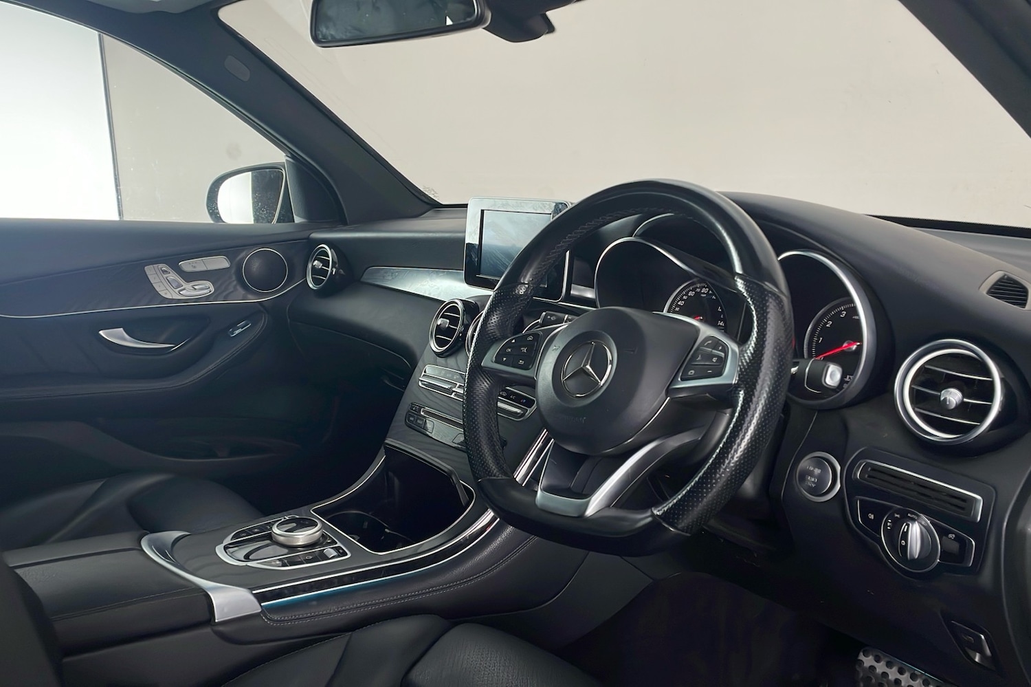 Used Mercedes-Benz GLC 2018 for sale - 76670723: Photo 10