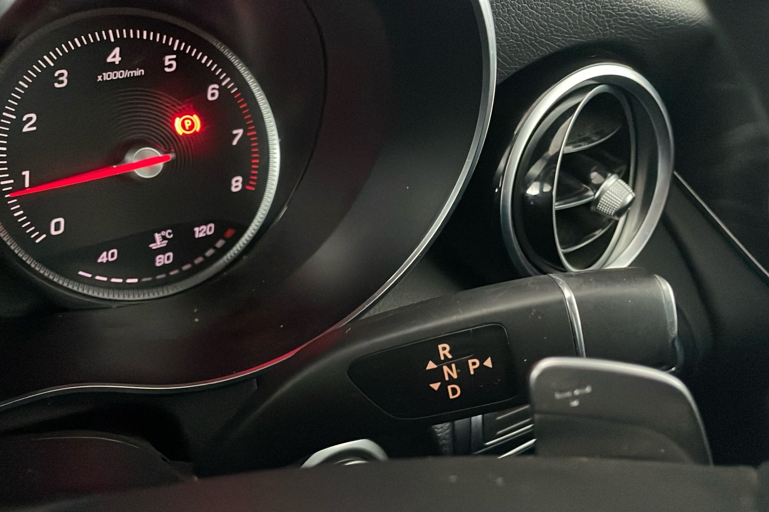 Used Mercedes-Benz GLC 2018 for sale - 76670723: Photo 11