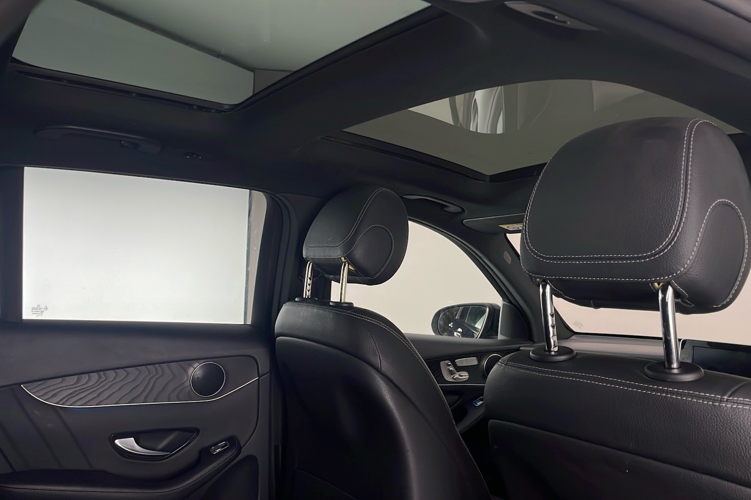 Used Mercedes-Benz GLC 2018 for sale - 76670723: Photo 27