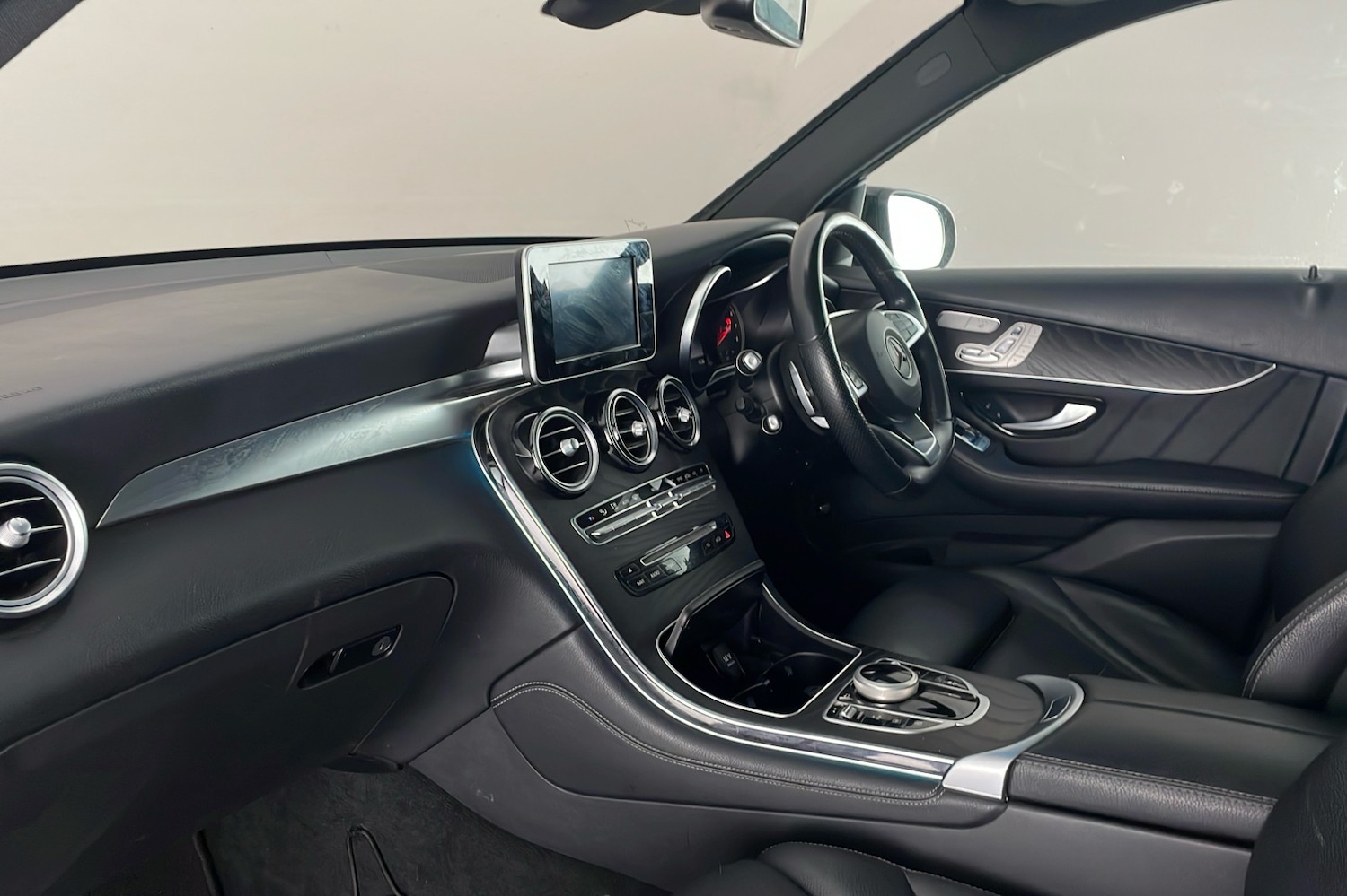 Used Mercedes-Benz GLC 2018 for sale - 76670723: Photo 28