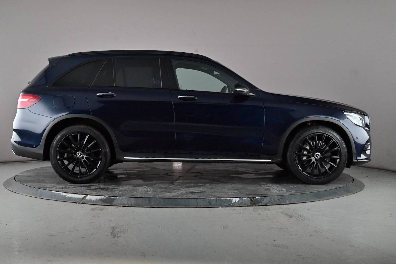 Used Mercedes-Benz GLC 2018 for sale - 76670723: Photo 3