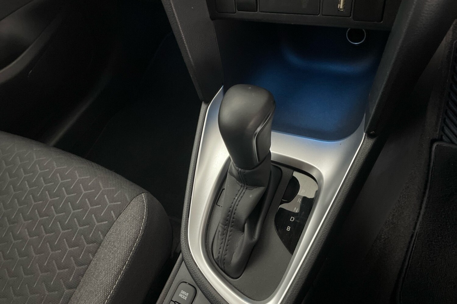2023 Toyota Yaris Cross 1.5 Hybrid Design 5dr CVT Estate Hybrid Automatic - Picture 17 of 24