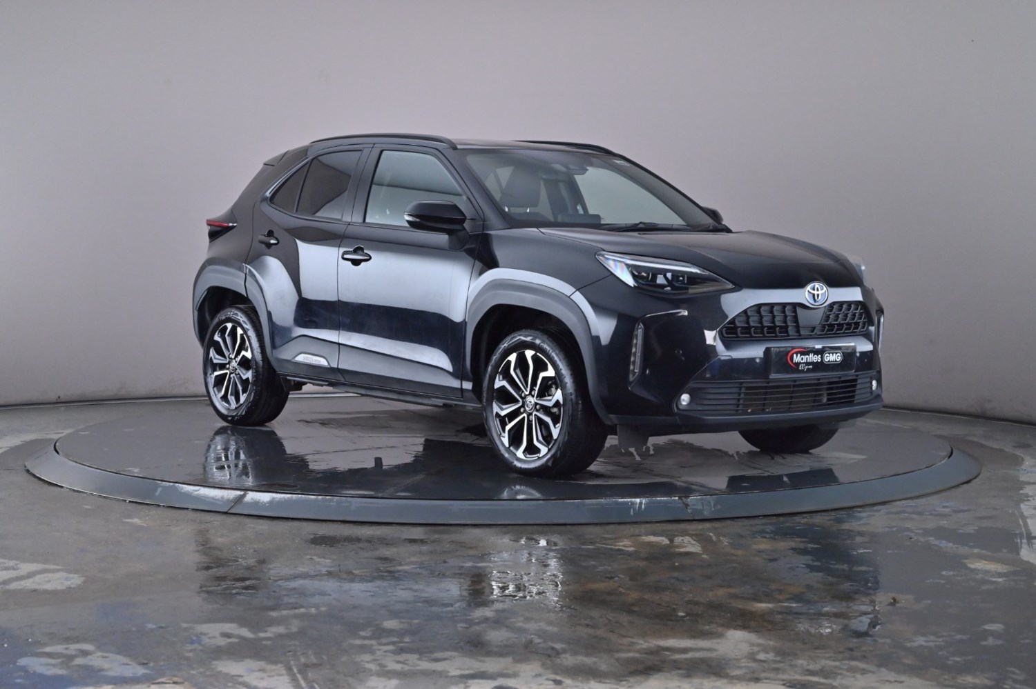 2023 Toyota Yaris Cross 1.5 Hybrid Design 5dr CVT Estate Hybrid Automatic - Picture 3 of 24