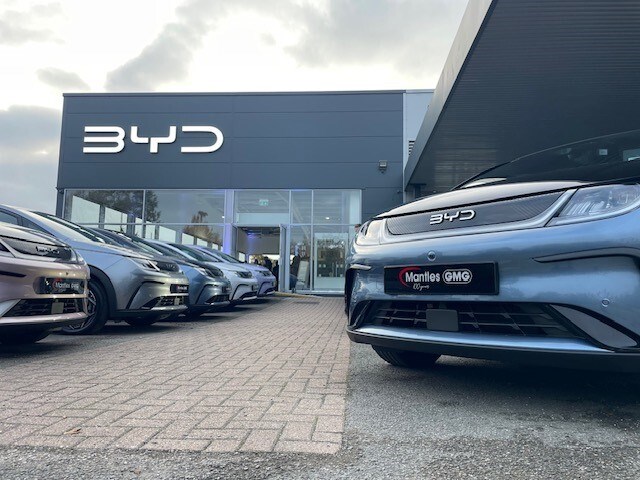 2023 Toyota Yaris Cross 1.5 Hybrid Design 5dr CVT Estate Hybrid Automatic - Picture 6 of 24