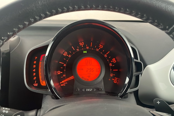 Used Toyota AYGO 2016 for sale - 76148824: Photo 12