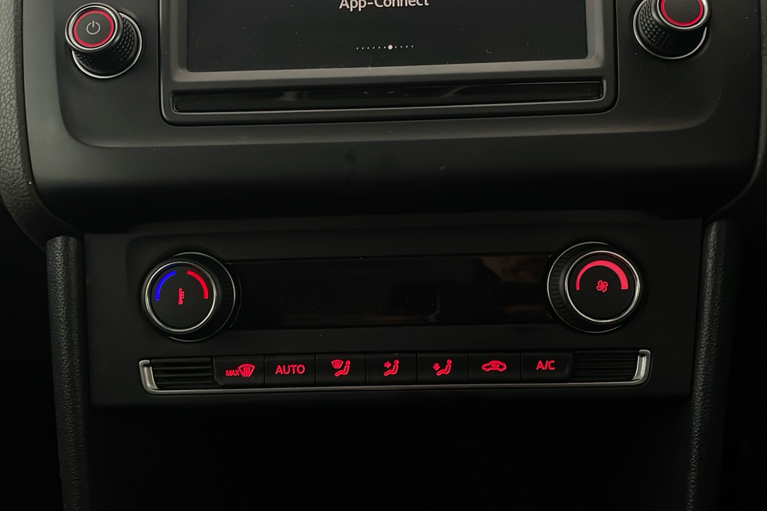 Used Volkswagen Polo 2015 for sale - 76030099: Photo 13
