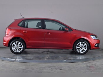 Used Volkswagen Polo 2015 for sale - 76030099: Photo 3