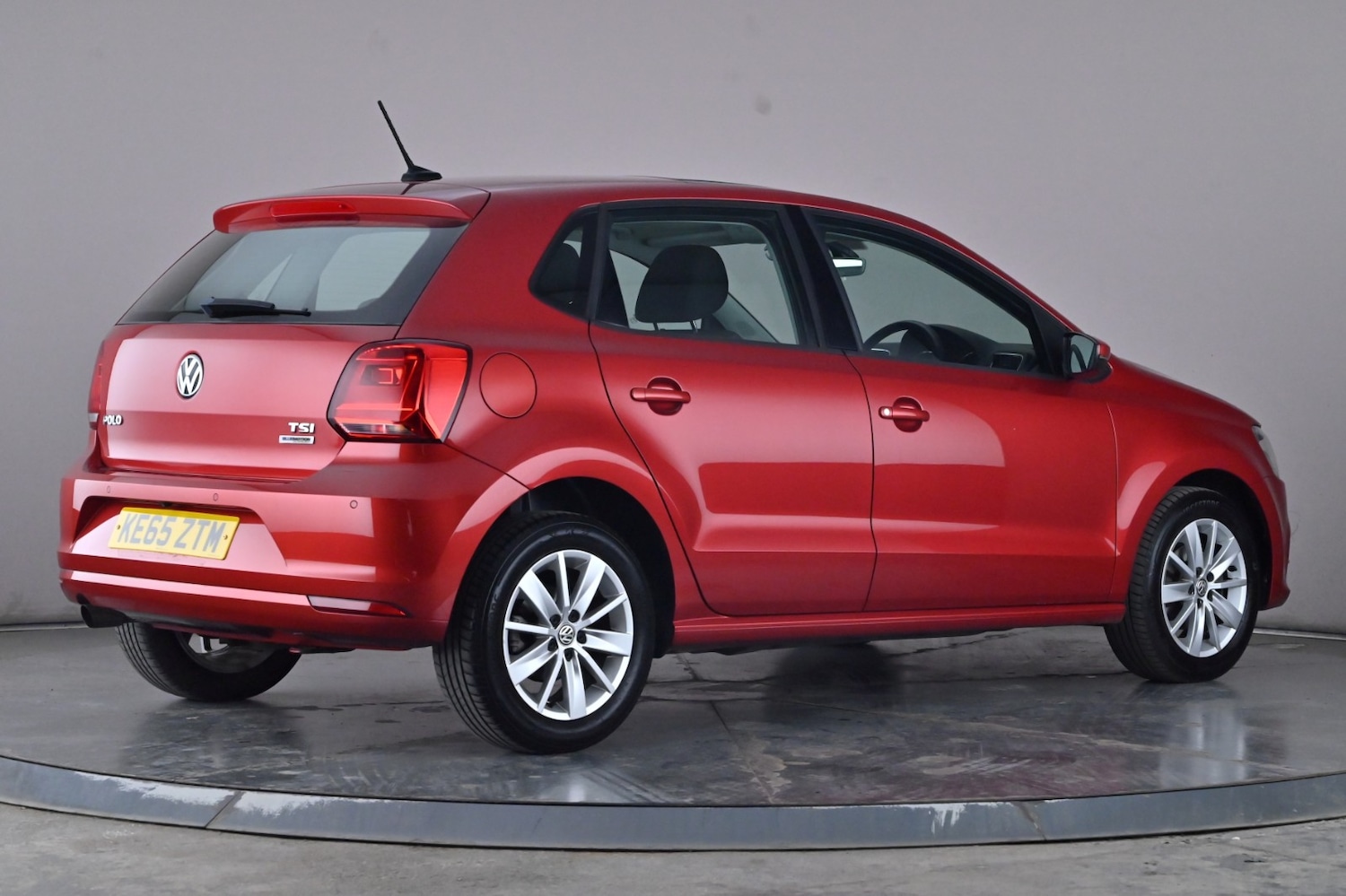 Used Volkswagen Polo 2015 for sale - 76030099: Photo 6