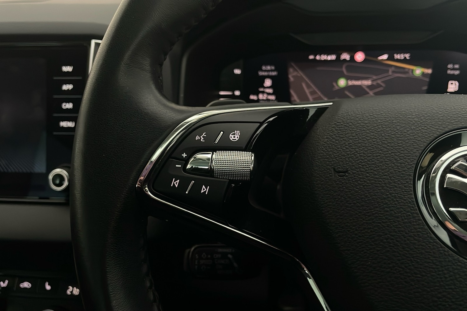 Used Skoda Karoq 2022 for sale - 76470827: Photo 15