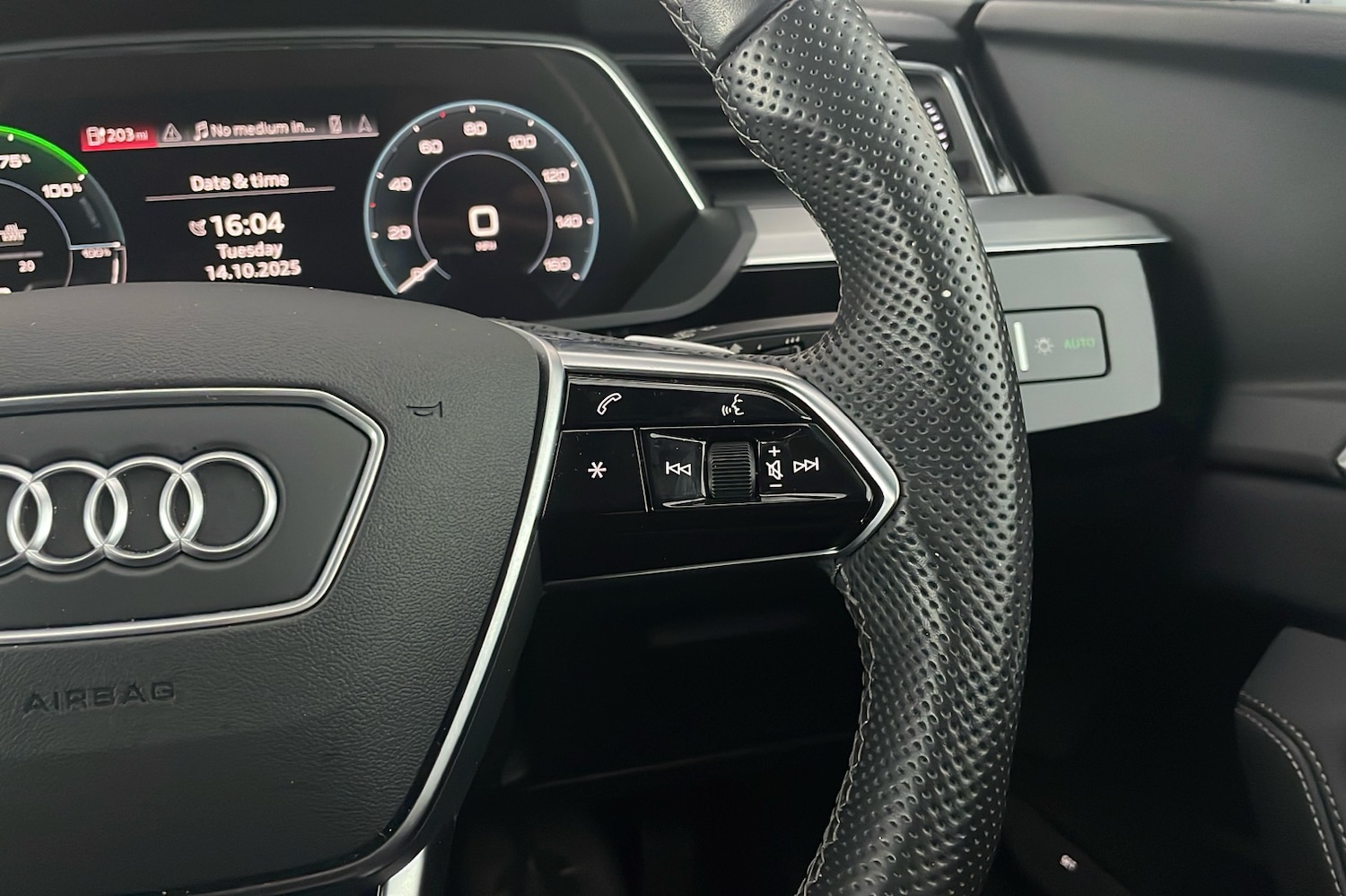 Used Audi e-tron 2022 for sale - 76390851: Photo 15