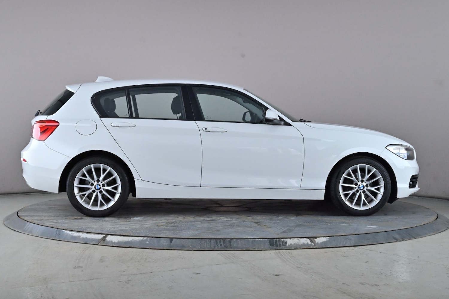Used BMW 1 Series 2018 for sale - 77921136: Photo 3
