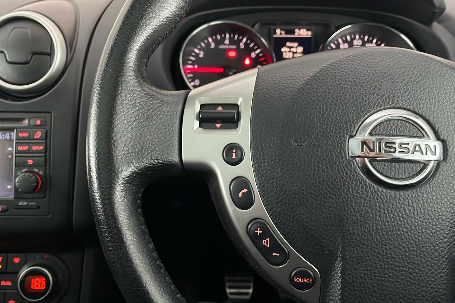 Used Nissan Qashqai 2013 for sale - 77781334: Photo 13