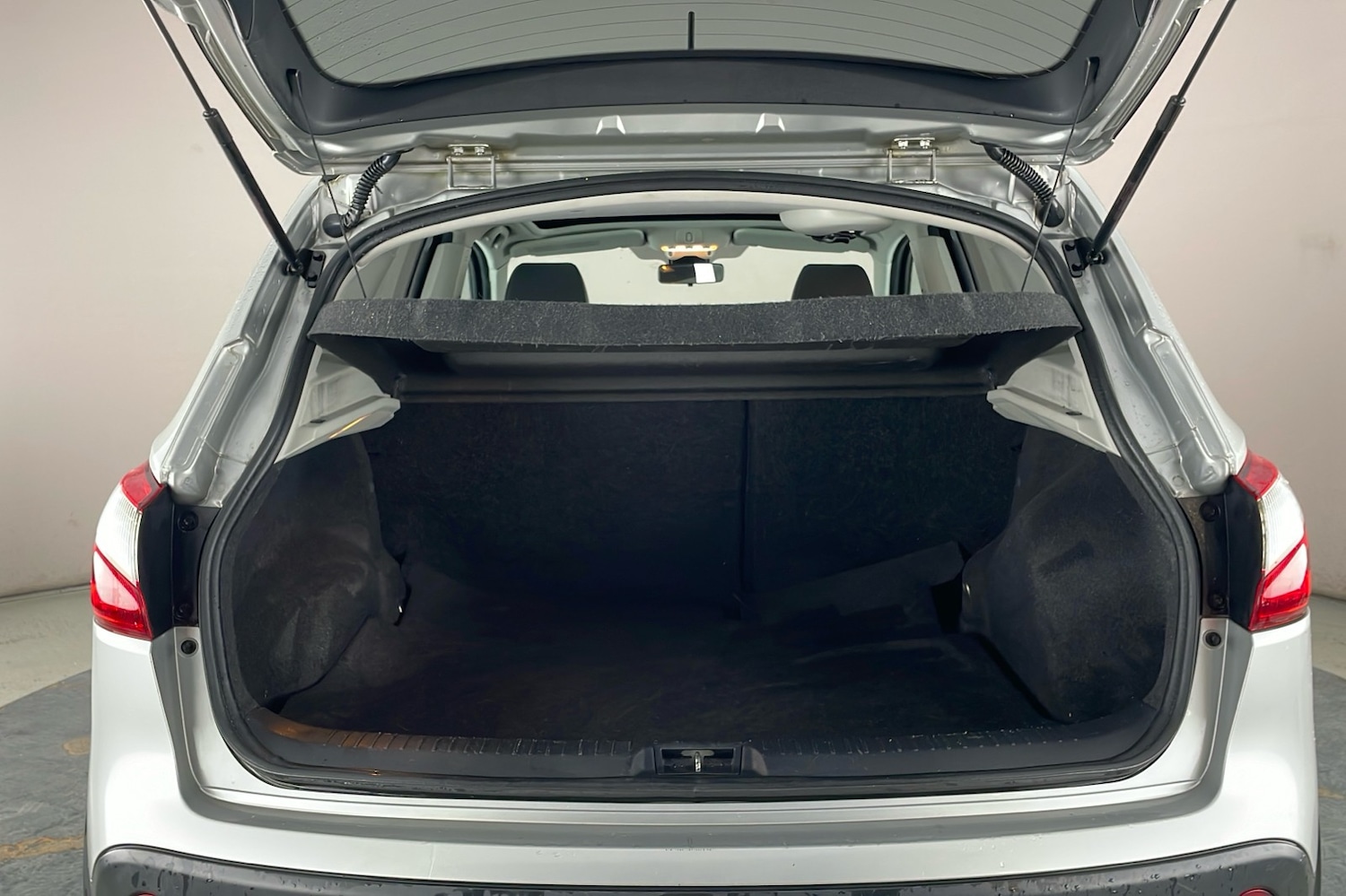 Used Nissan Qashqai 2013 for sale - 77781334: Photo 18