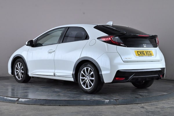 Used Honda Civic 2016 for sale - 76197872: Photo 4