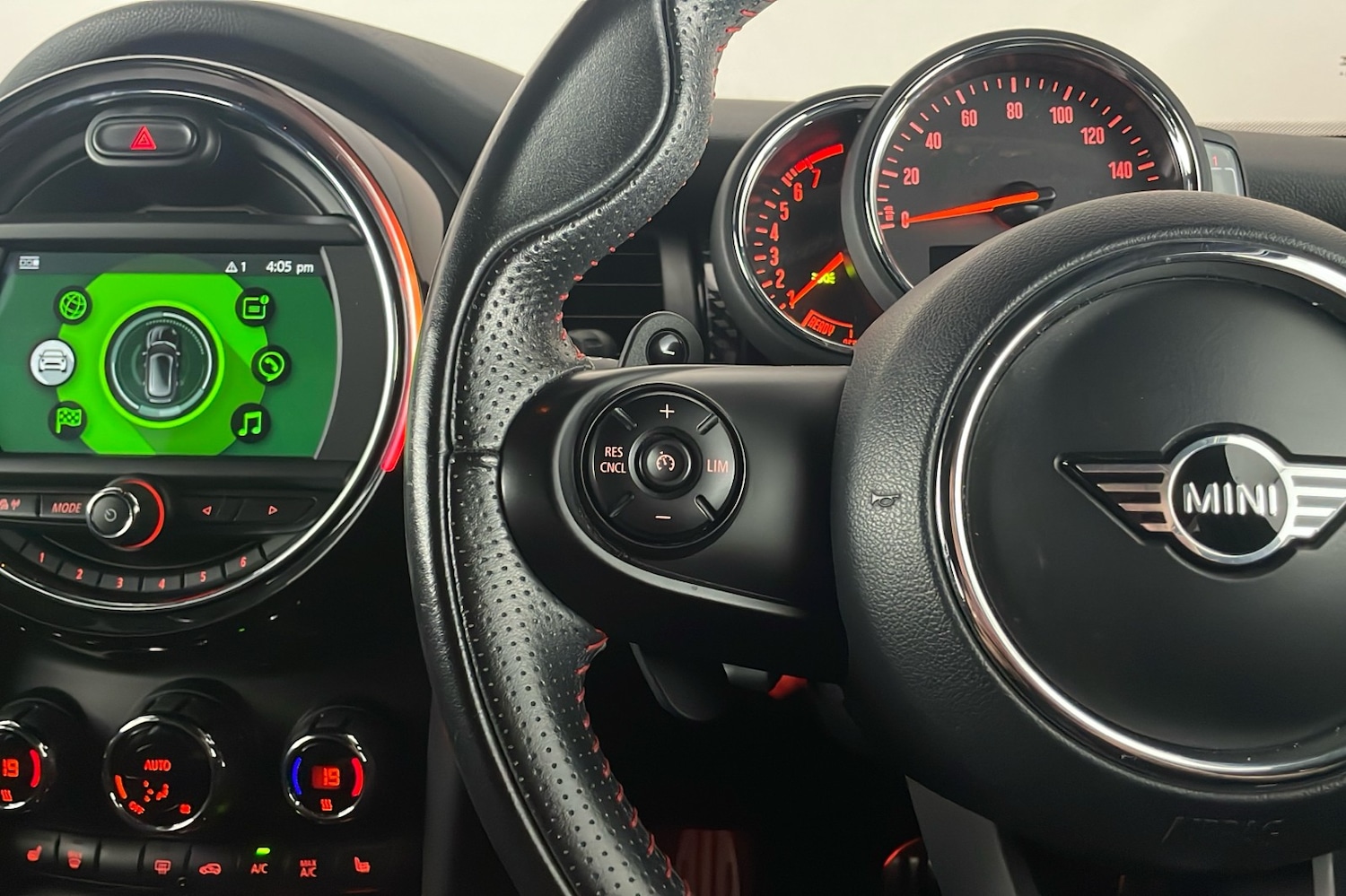 Used MINI Hatch 2020 for sale - 76197809: Photo 15