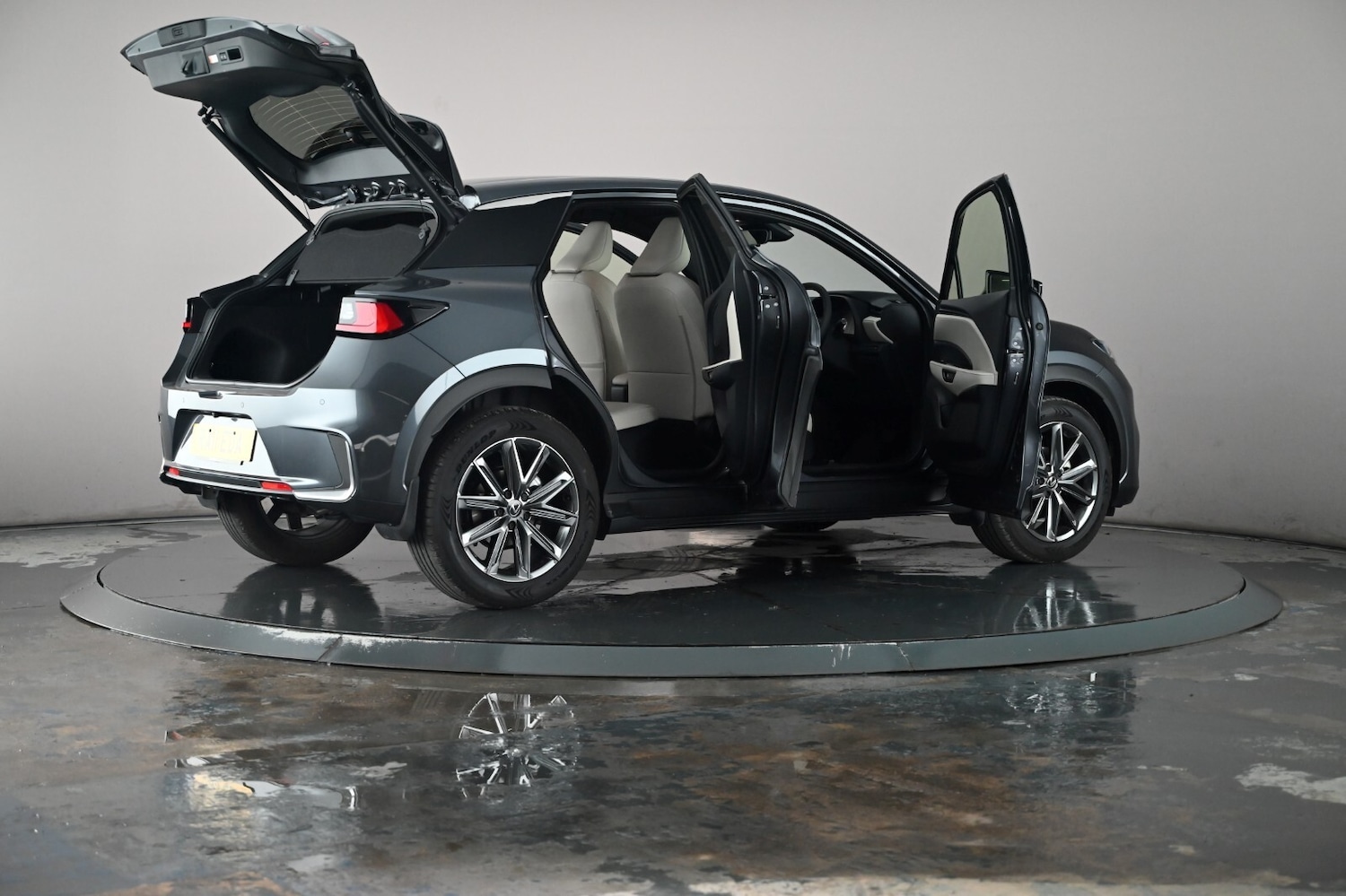 Used Lexus LBX 2025 for sale - 76635111: Photo 69