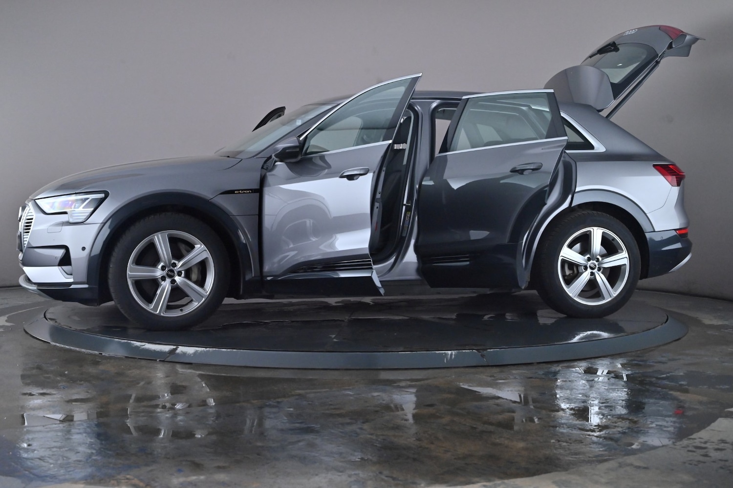 Used Audi e-tron 2022 for sale - 76754269: Photo 49