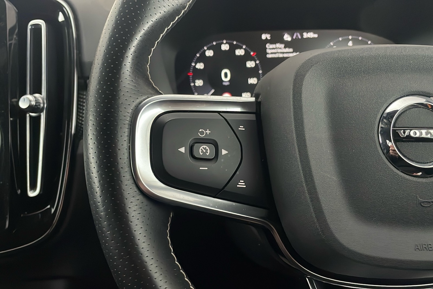 Used Volvo XC40 2020 for sale - 77072951: Photo 14