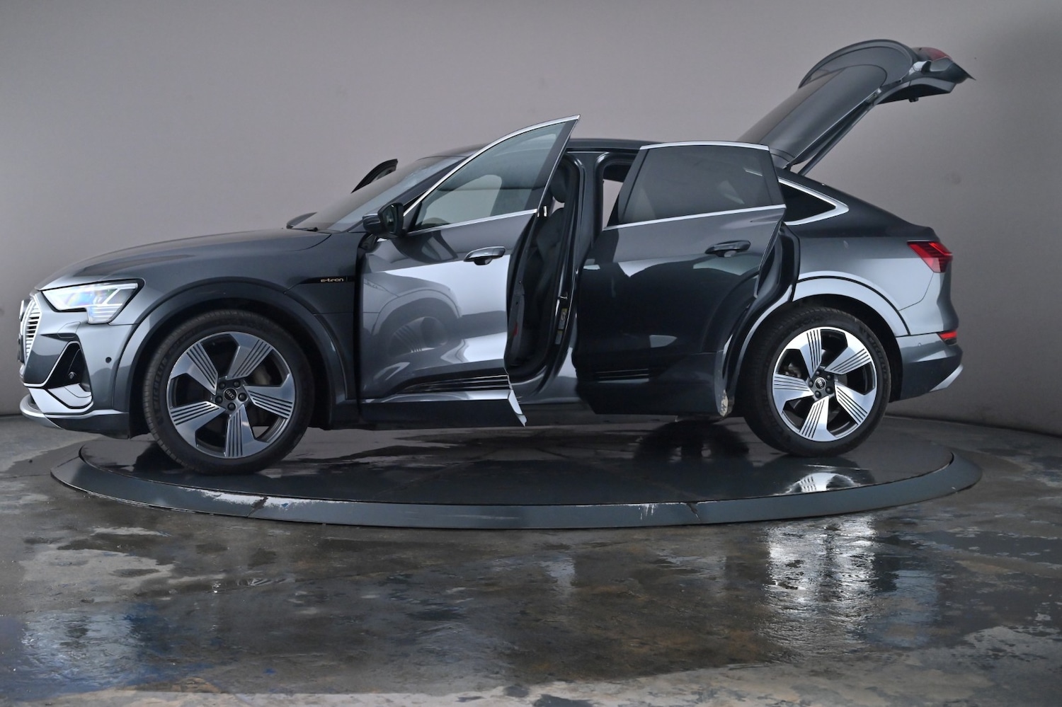 Used Audi e-tron 2022 for sale - 76730471: Photo 49