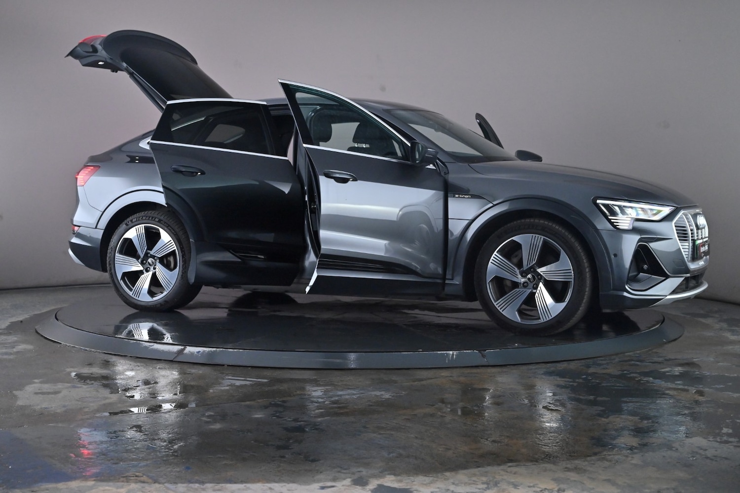 Used Audi e-tron 2022 for sale - 76730471: Photo 71