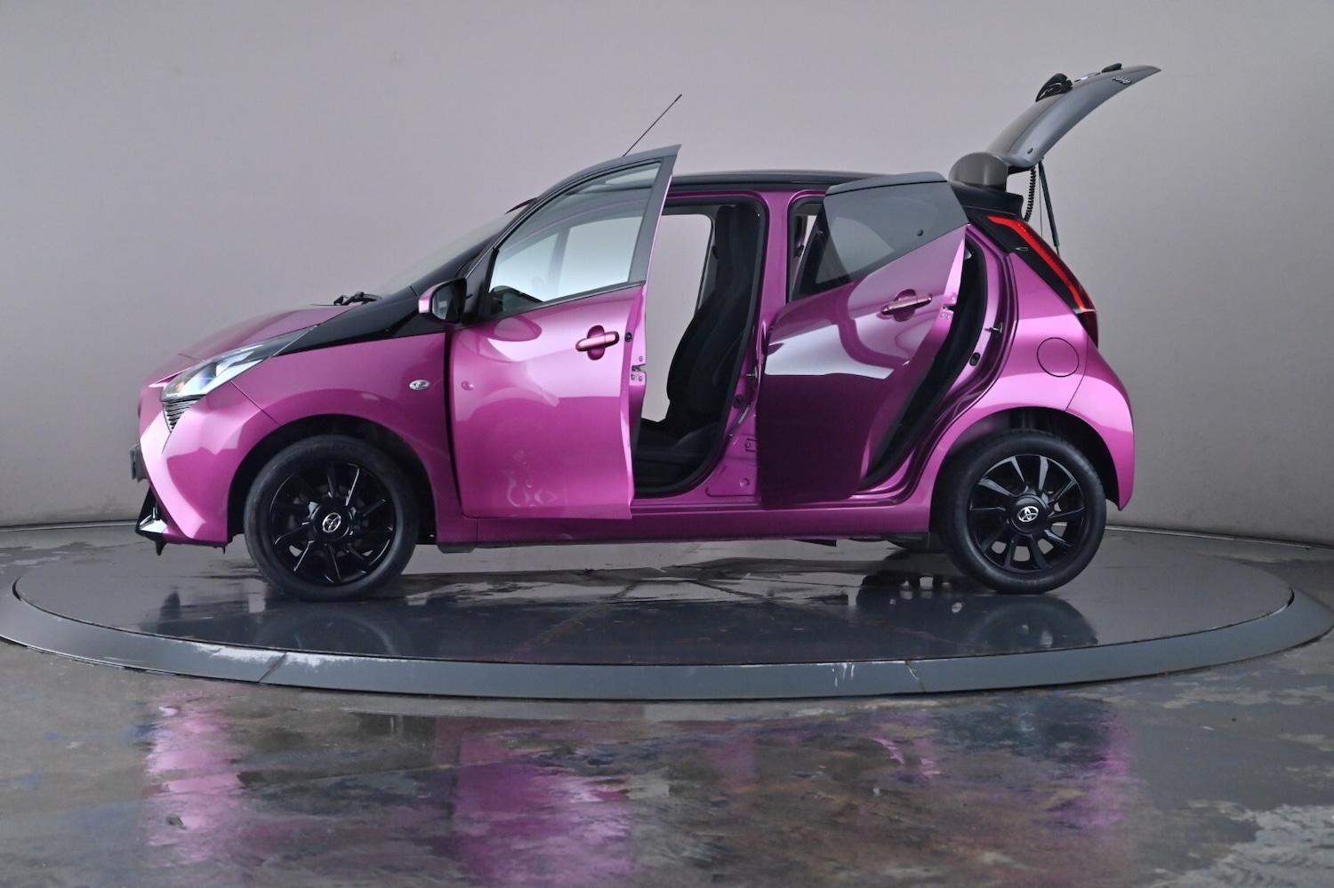 Used Toyota AYGO 2018 for sale - 76667911: Photo 45