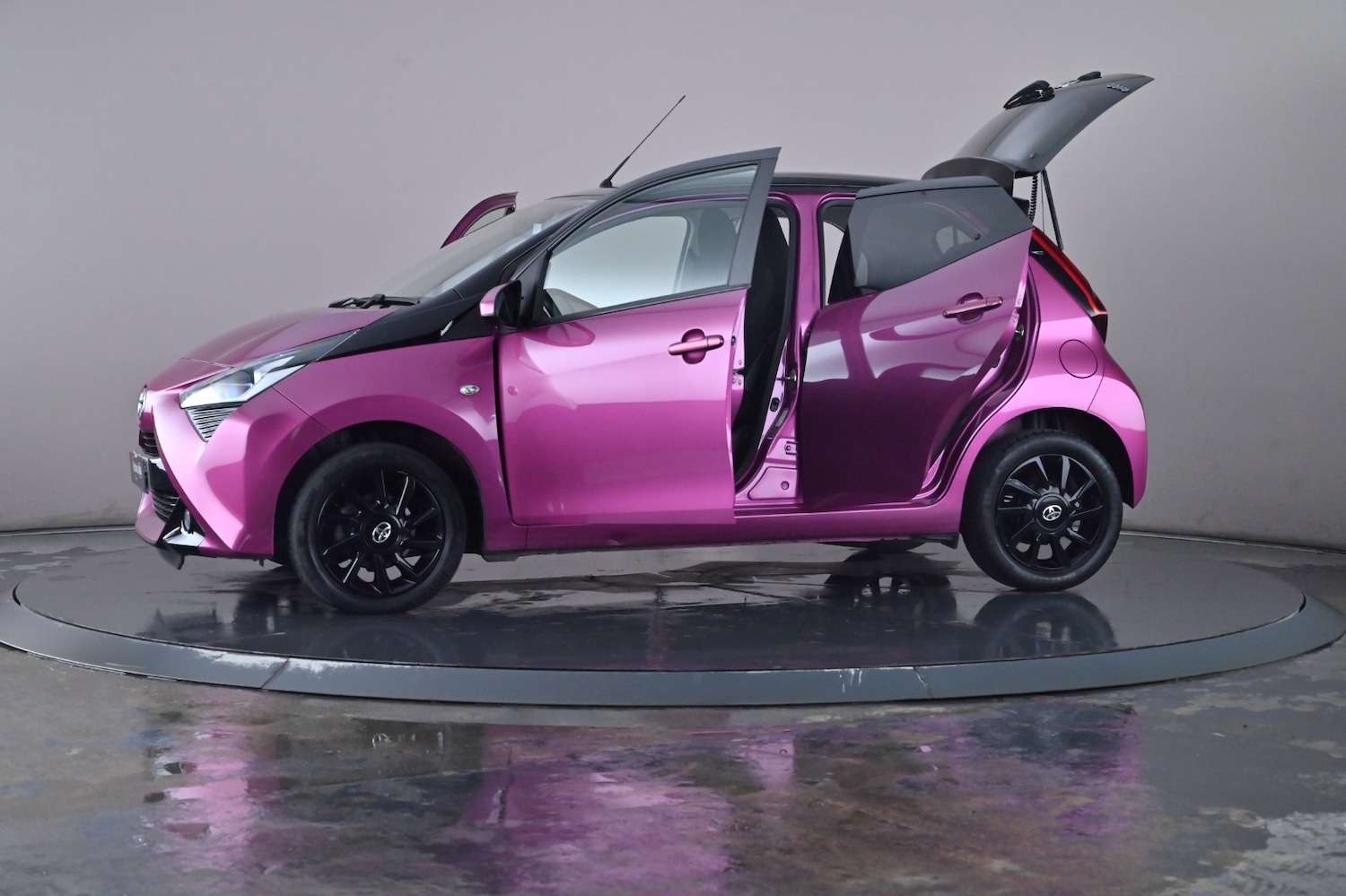 Used Toyota AYGO 2018 for sale - 76667911: Photo 49