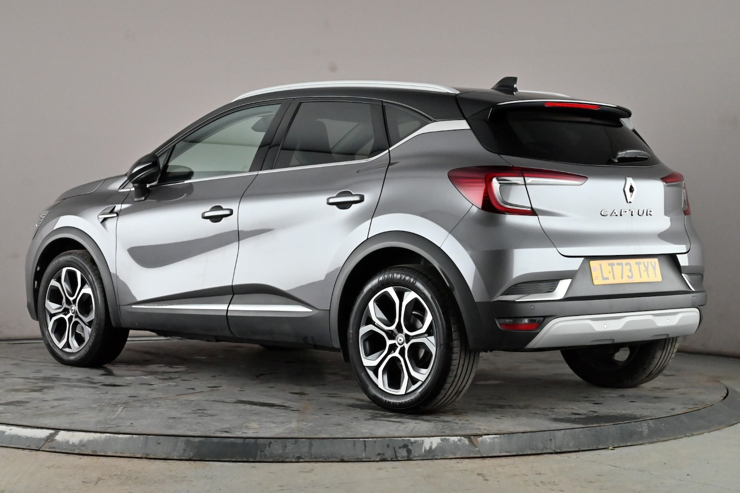 Used Renault Captur 2023 for sale - 76875982: Photo 4
